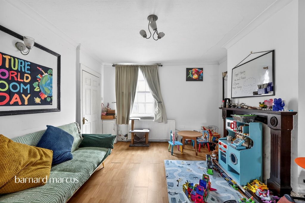 Property photo 2 of 9