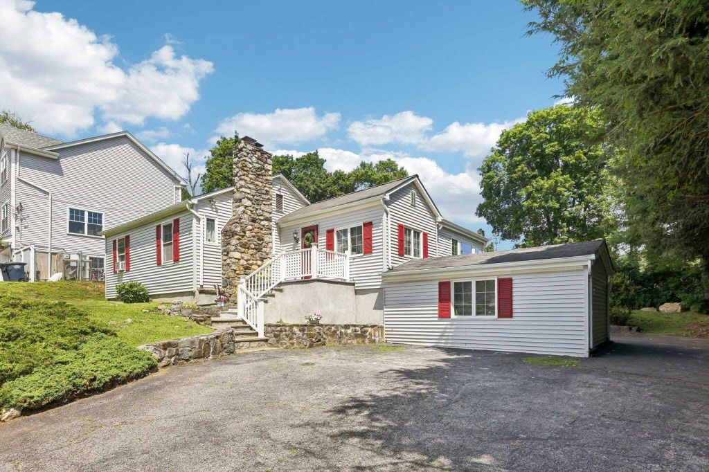 Property photo 1 of 30