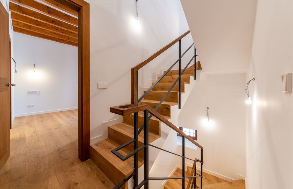 Property photo 2 of 15 61795 -4 Web-13.Jpg