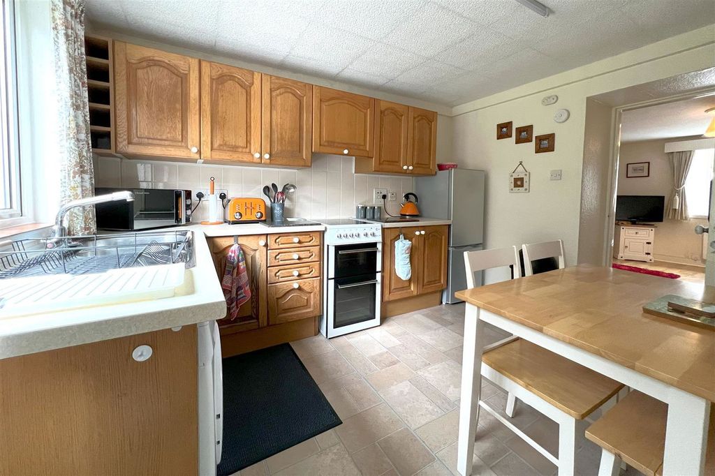 Property photo 3 of 25