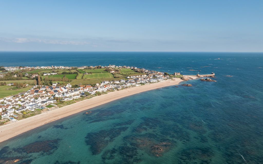 Property photo 3 of 20