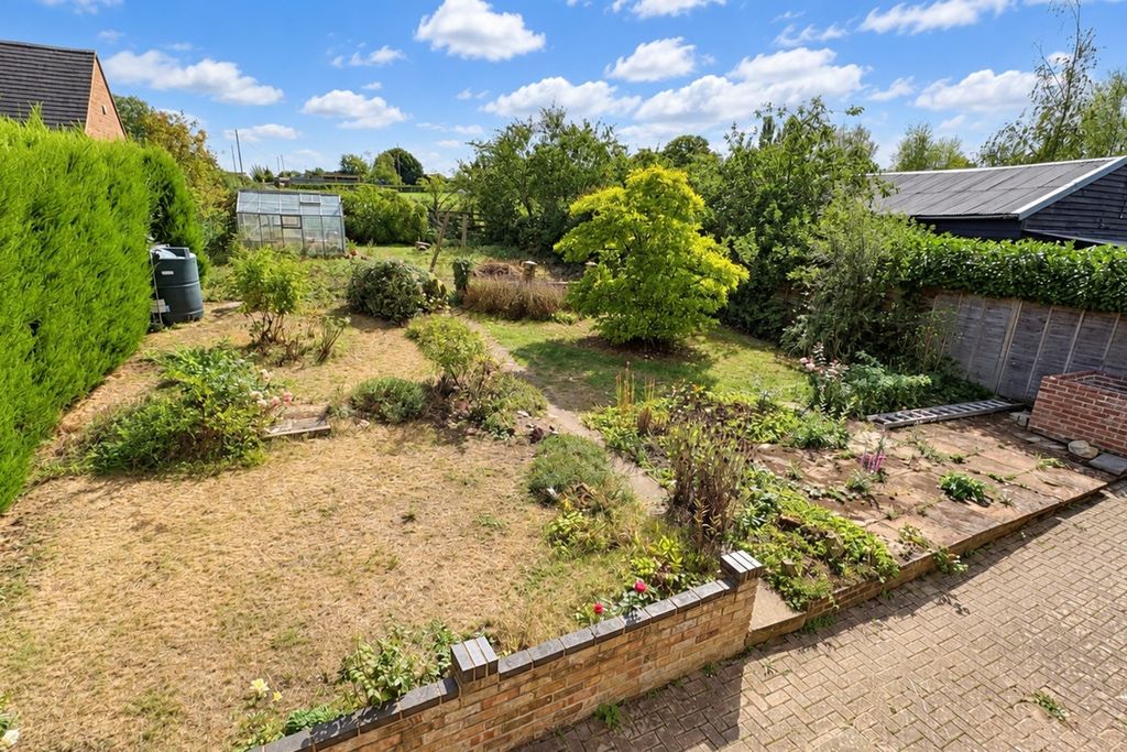 Property photo 2 of 12 4687825