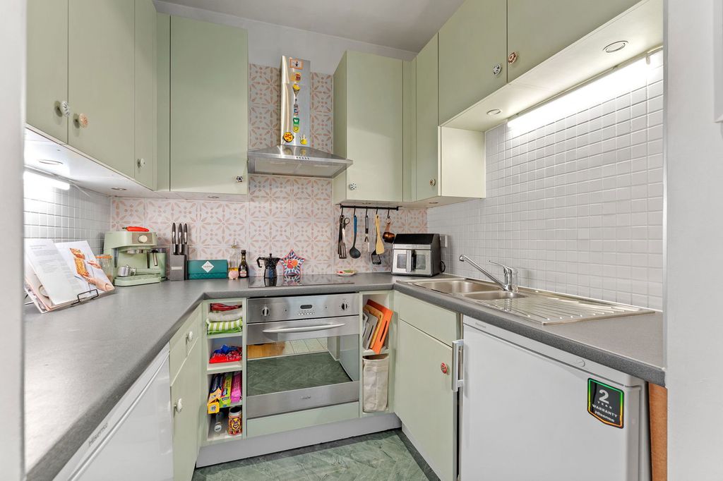 Property photo 3 of 16