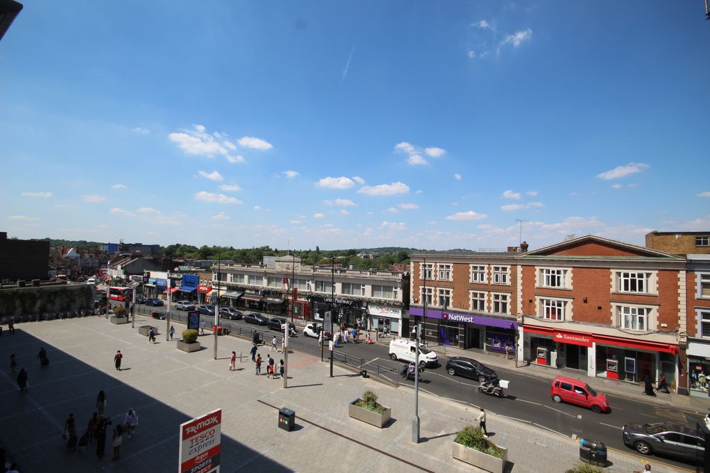Property photo 1 of 7 Central Apartments, Wembley, Middlesex Ha9