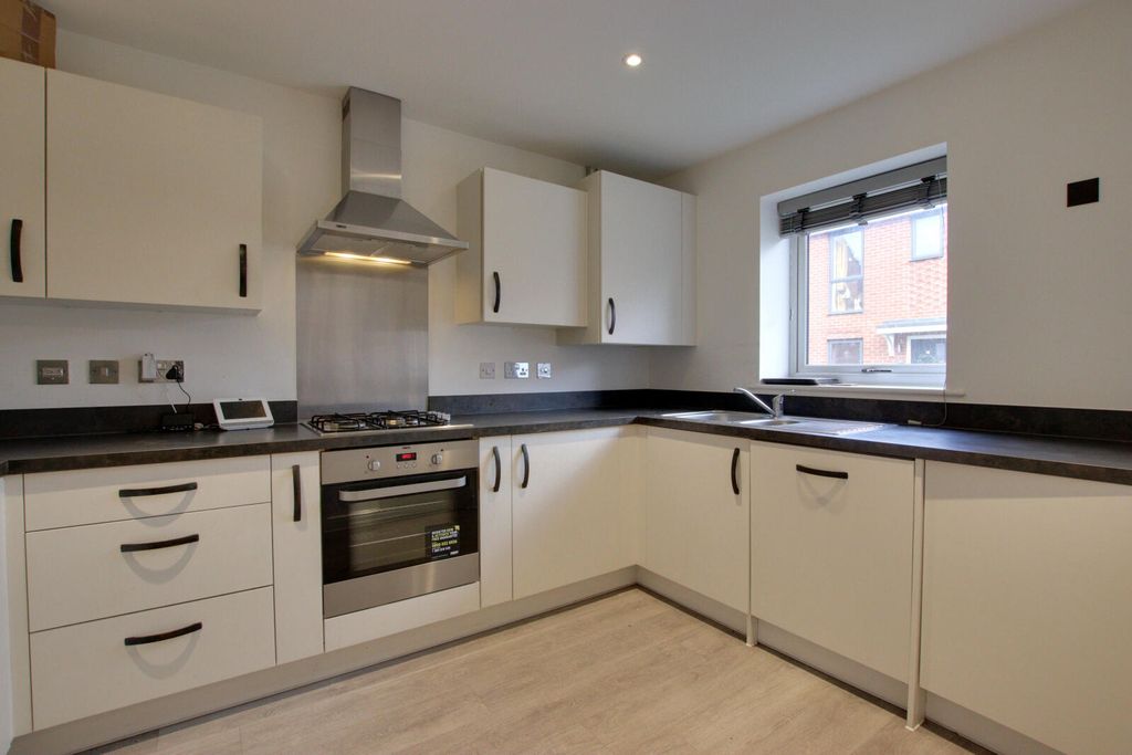Property photo 2 of 11 Picture No. 38