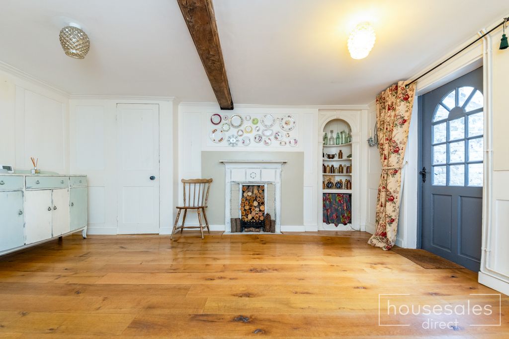 Property photo 3 of 19