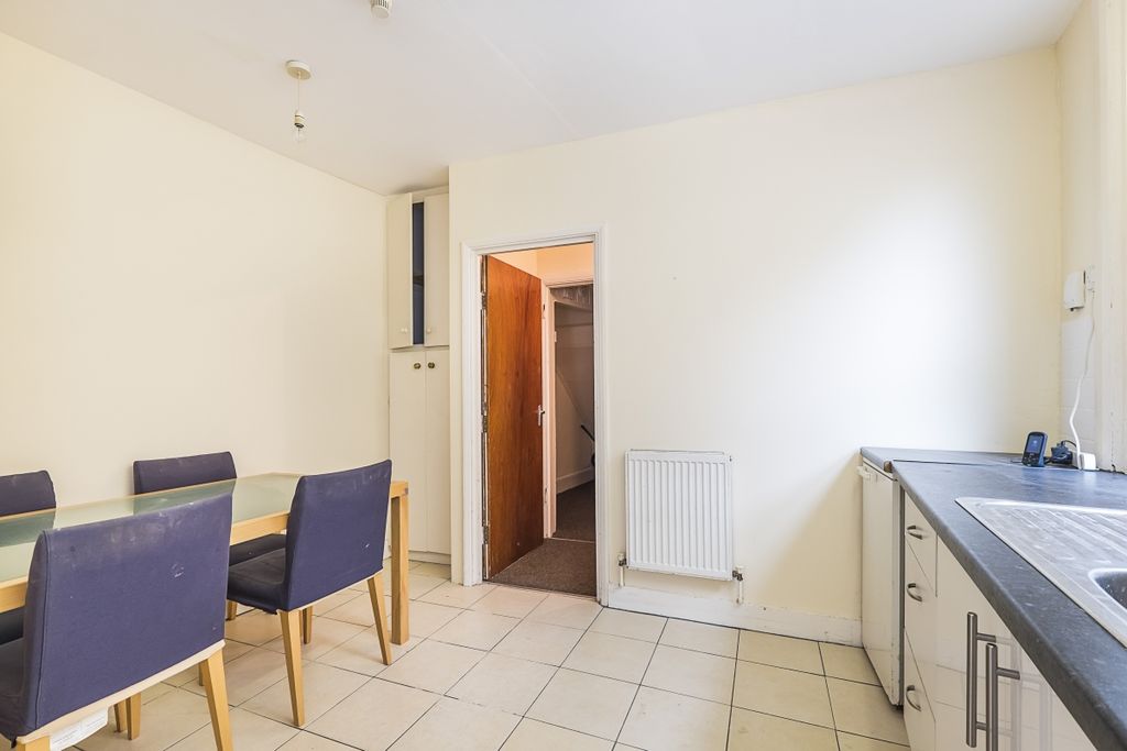 Property photo 3 of 9 6