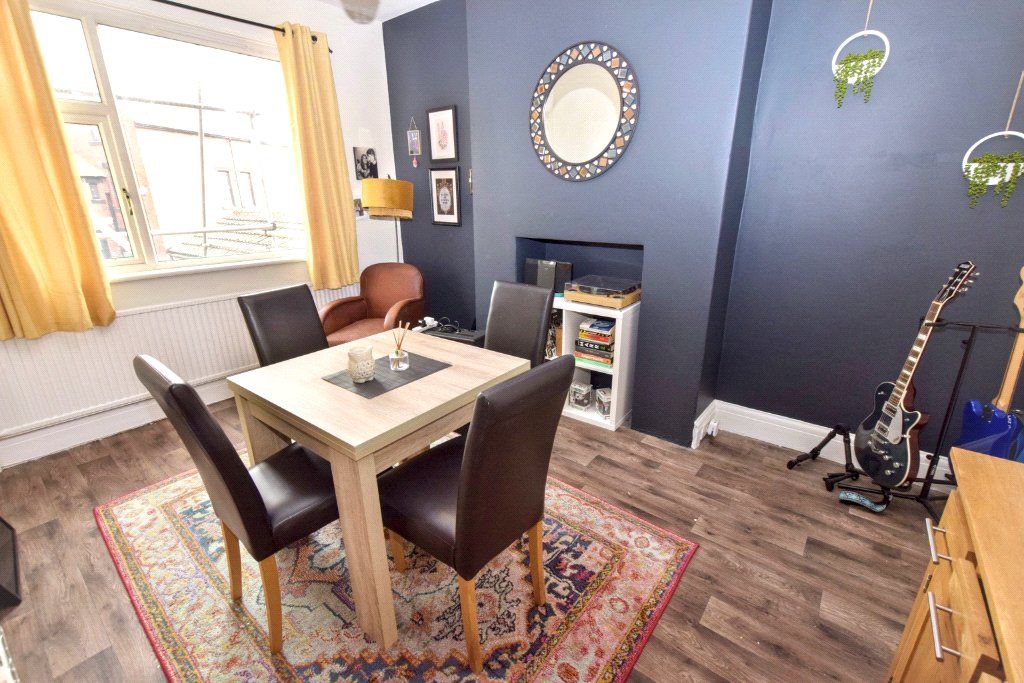 Property photo 3 of 14 Dining Room