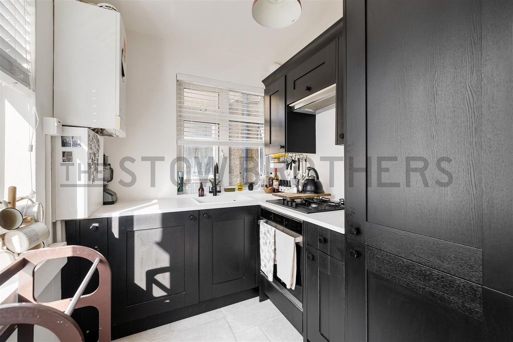 Property photo 2 of 21
