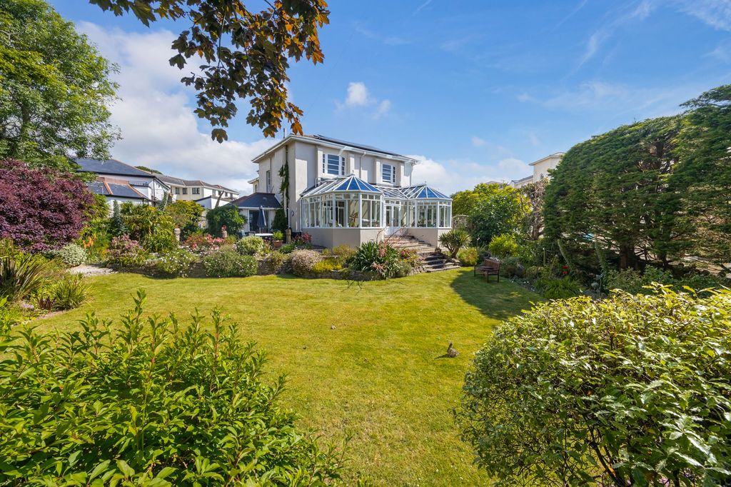 Property photo 1 of 39