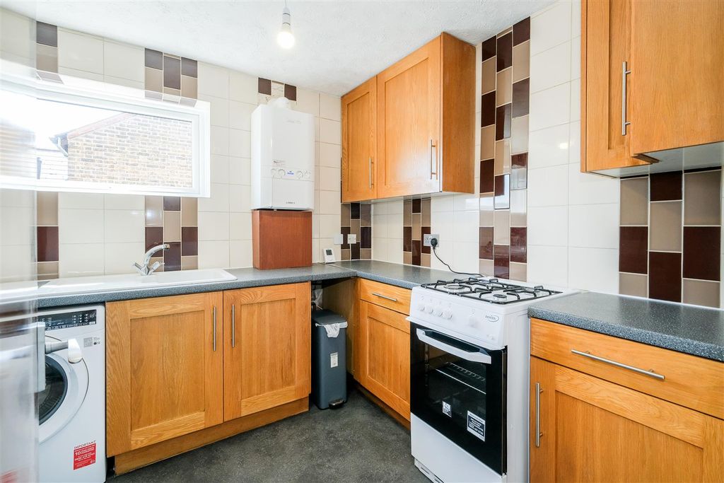 Property photo 2 of 16