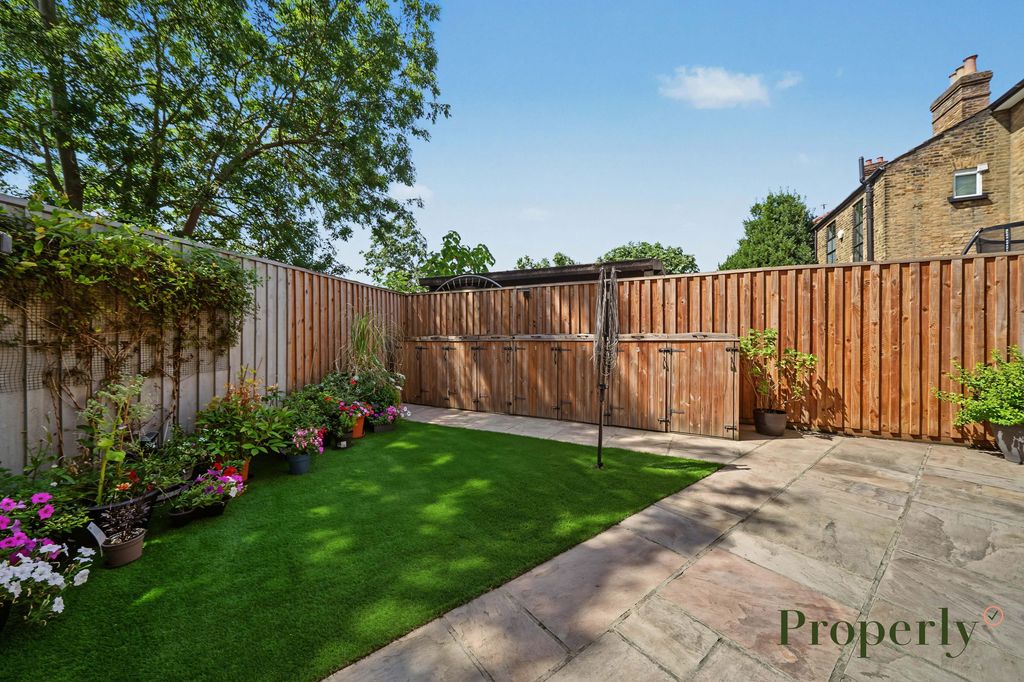 Property photo 3 of 12