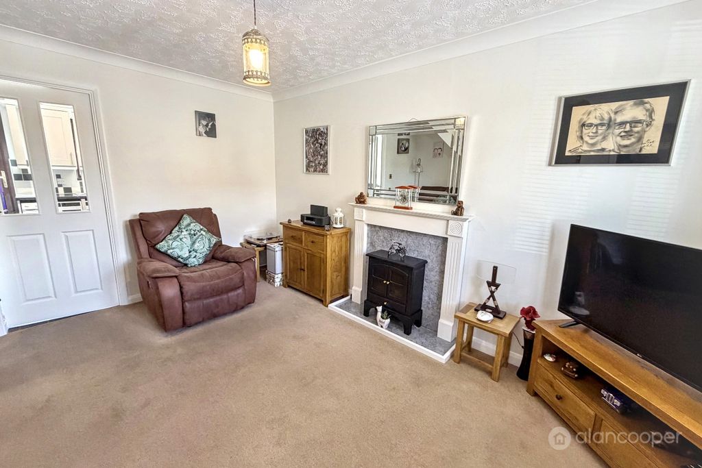 Property photo 3 of 14 5199475