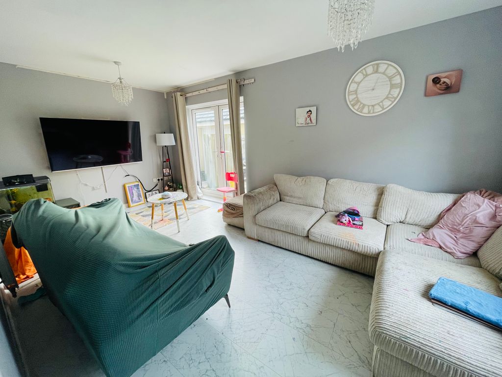 Property photo 2 of 8