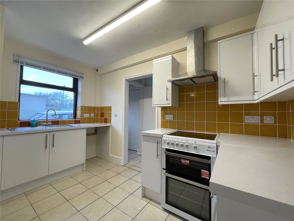 Property photo 2 of 6 Picture No. 13