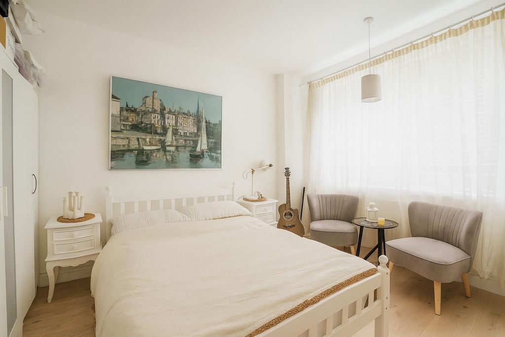 Property photo 3 of 12 Bedroom1.Png