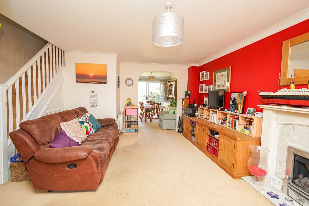 Property photo 2 of 24