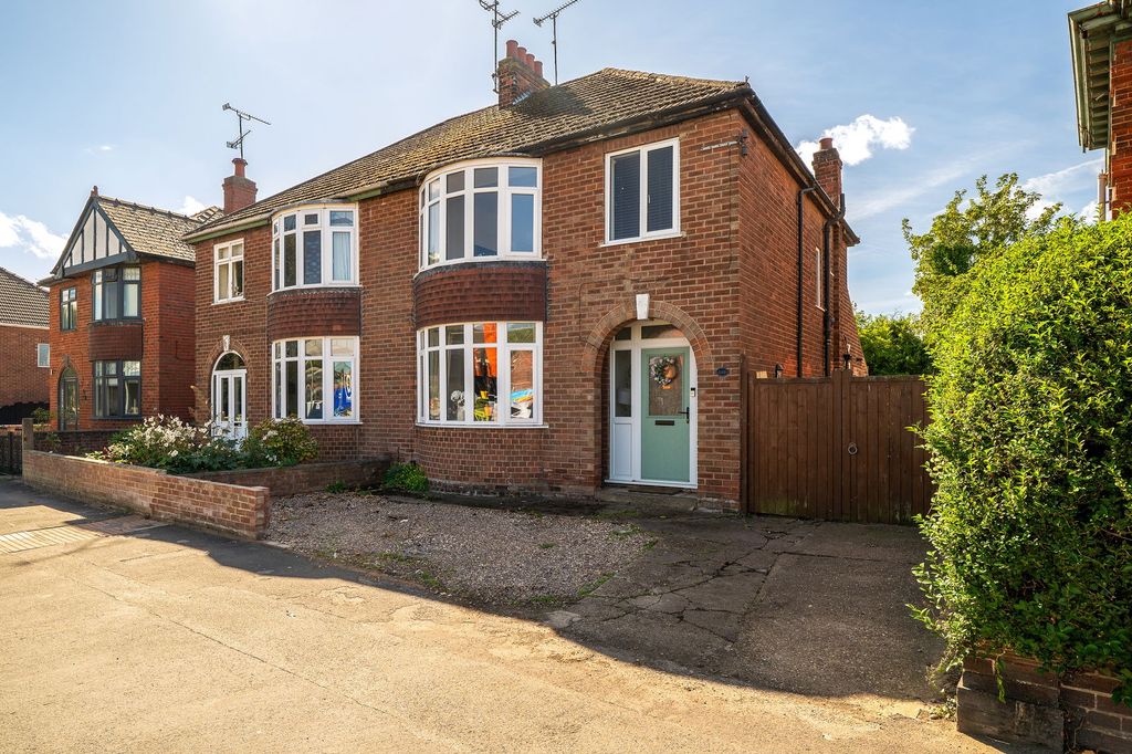 Property photo 1 of 31