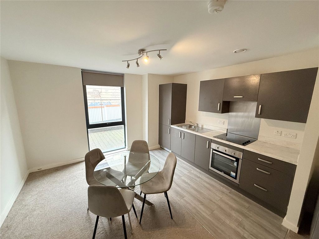 Property photo 2 of 6 Picture No. 10