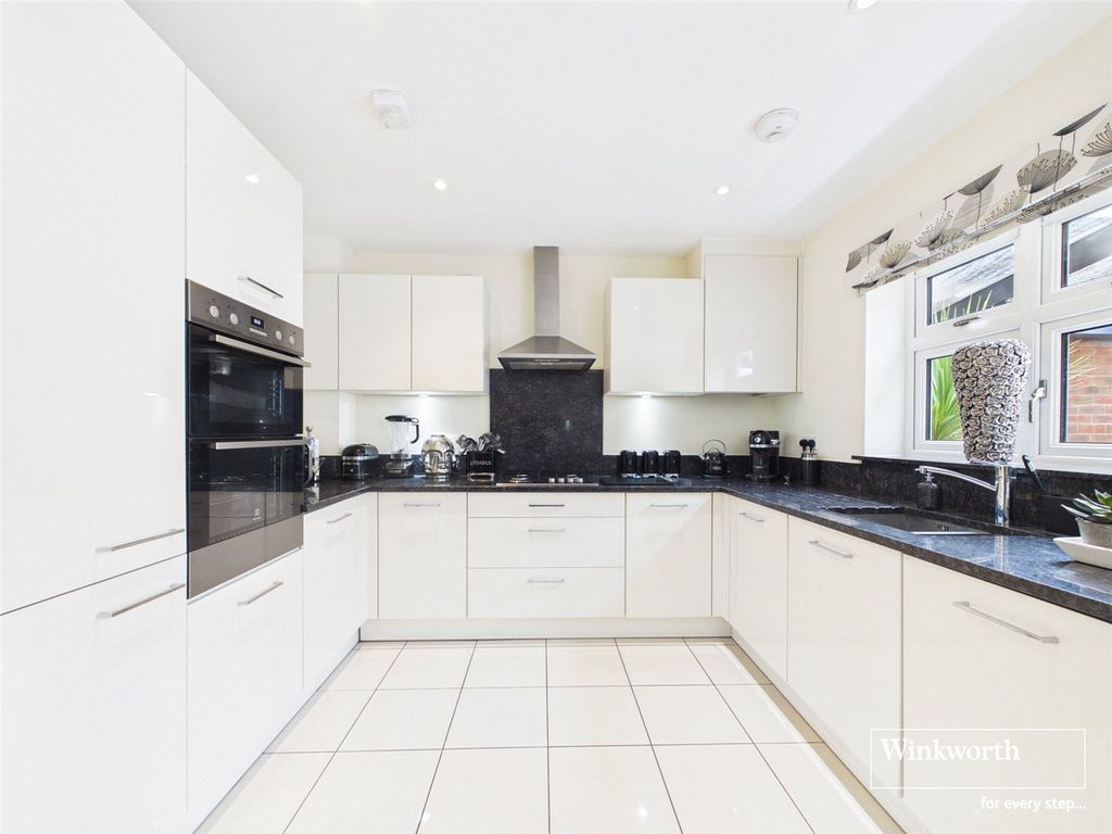 Property photo 2 of 25 Picture No. 09