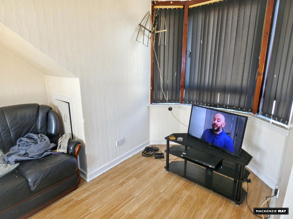 Property photo 3 of 7 3