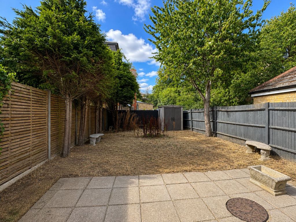 Property photo 3 of 20 Garden