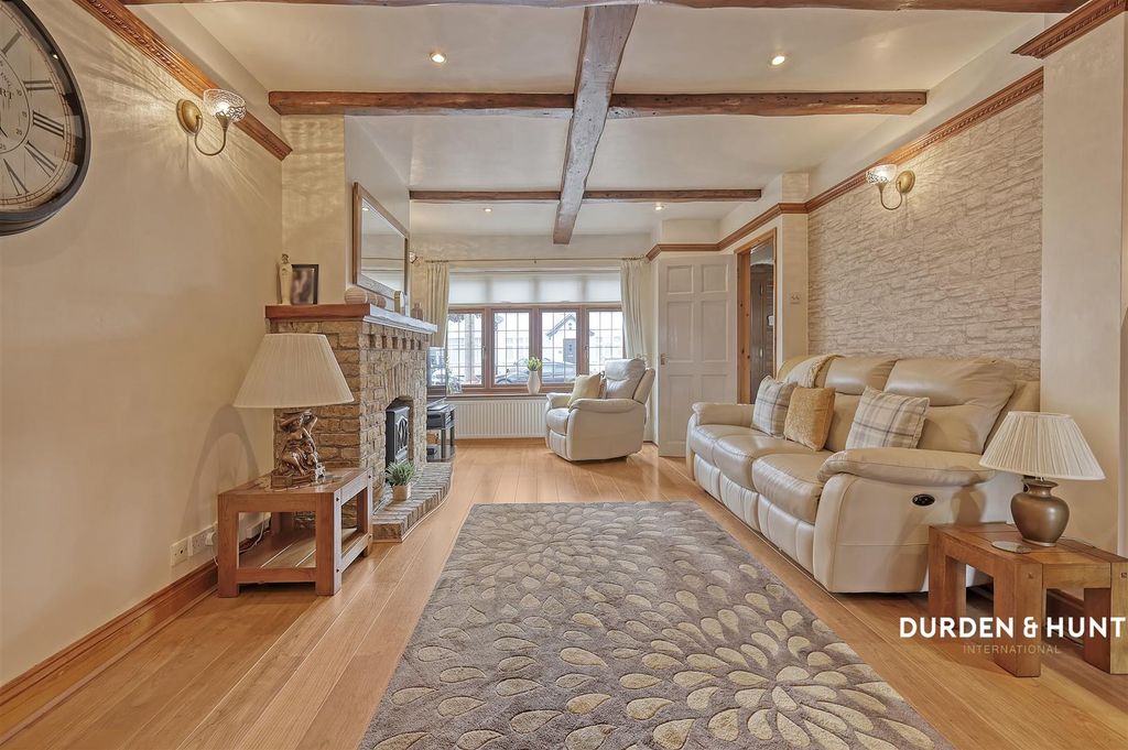 Property photo 3 of 30 Chestnut Avenue