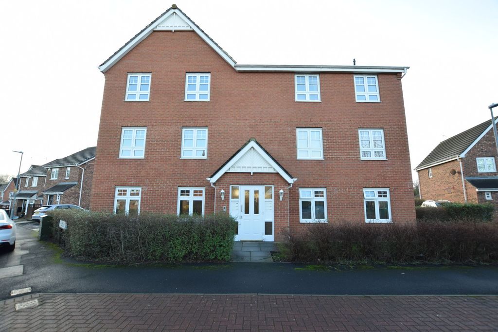 Property photo 1 of 8 External