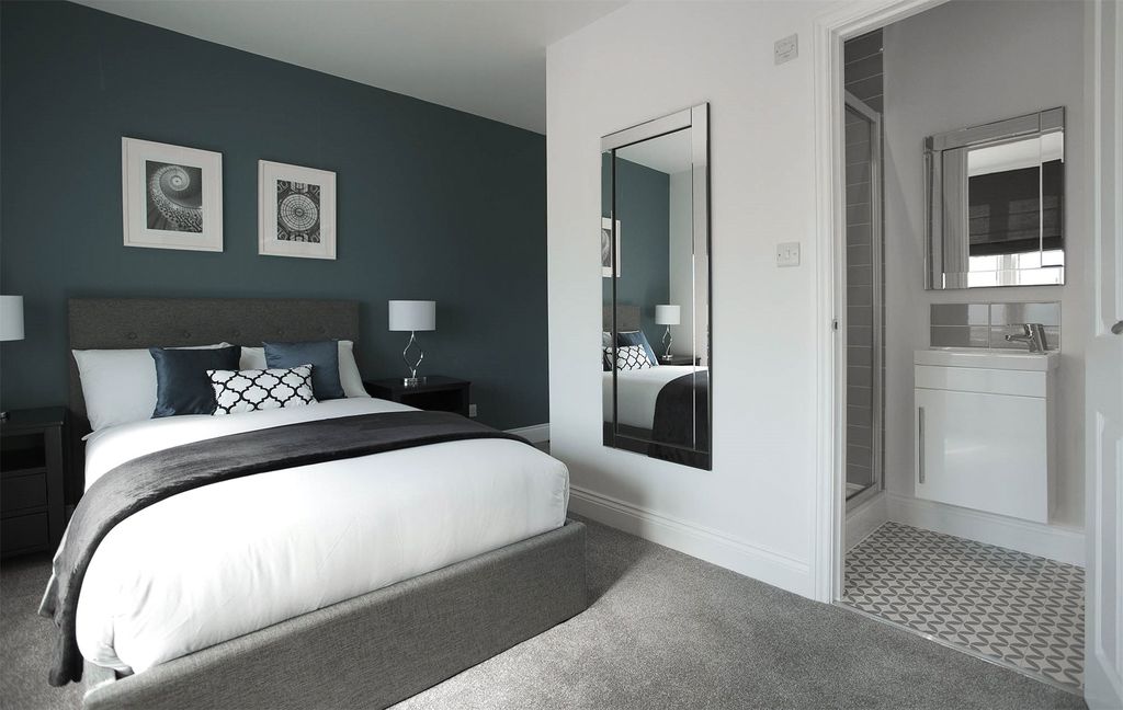 Property photo 1 of 8 Room Three