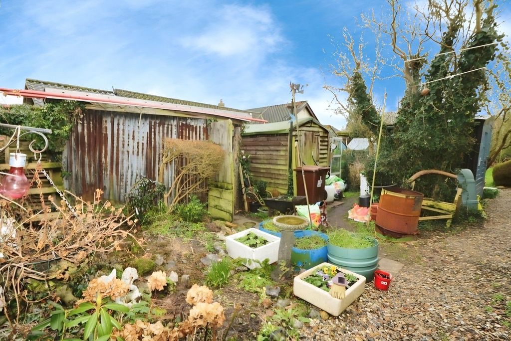 Property photo 3 of 4 Picture No. 04