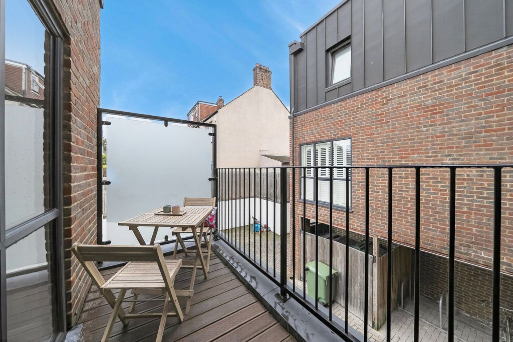 Property photo 3 of 18 1434349-13-69c40F...