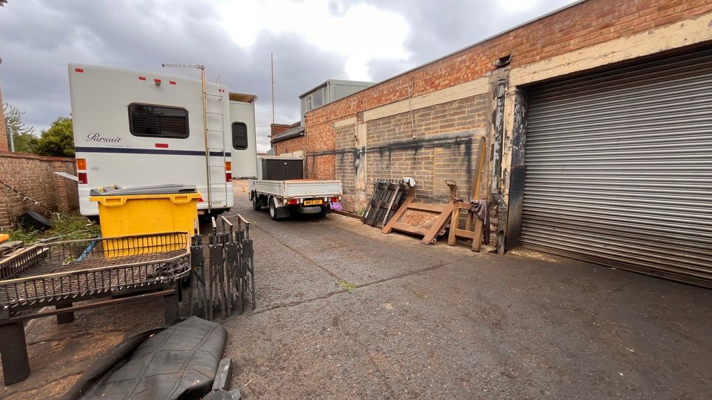 Property photo 2 of 7 Photo 2