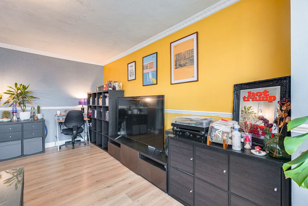 Property photo 3 of 25