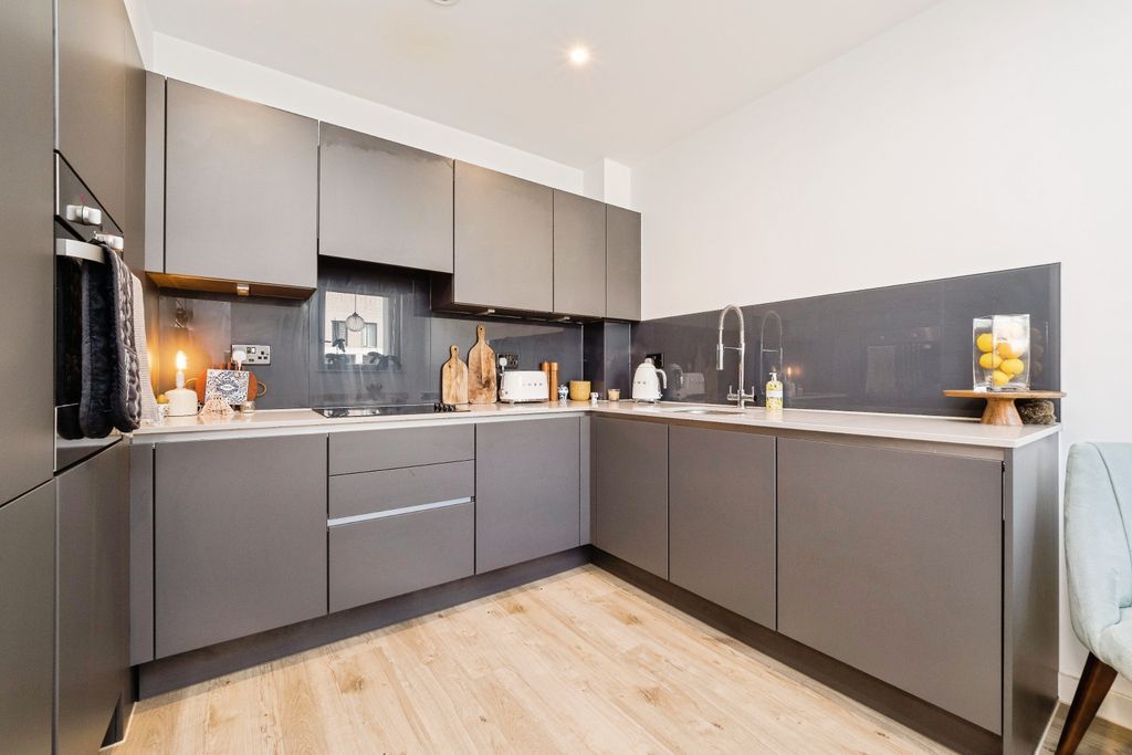 Property photo 2 of 21 2