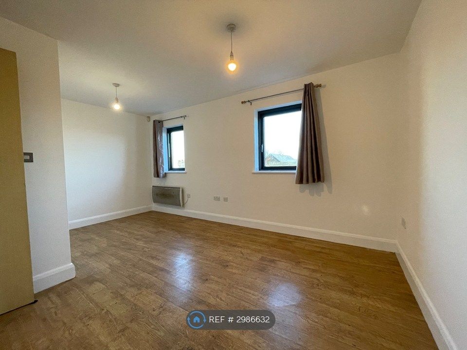 Property photo 1 of 21 Lounge
