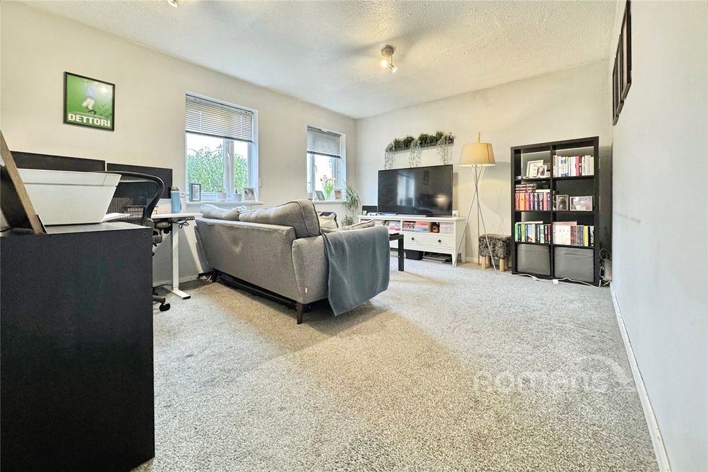 Property photo 2 of 8 Picture No. 04