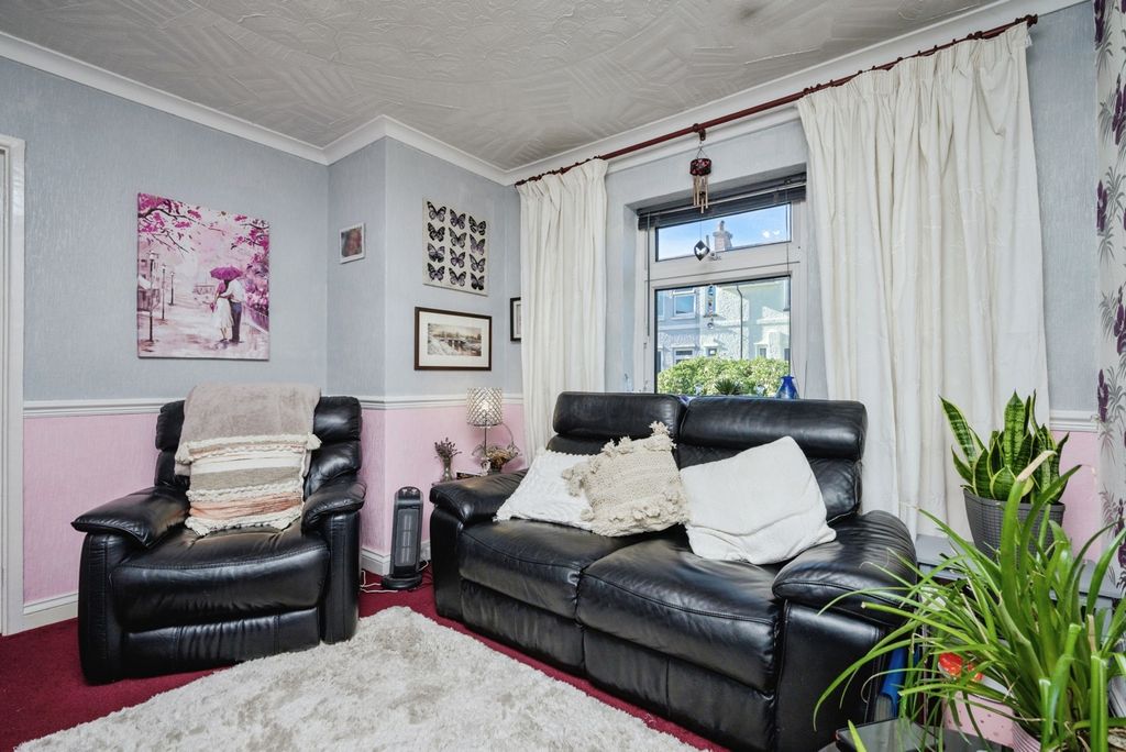 Property photo 3 of 23 Pbox-Img.Jpg