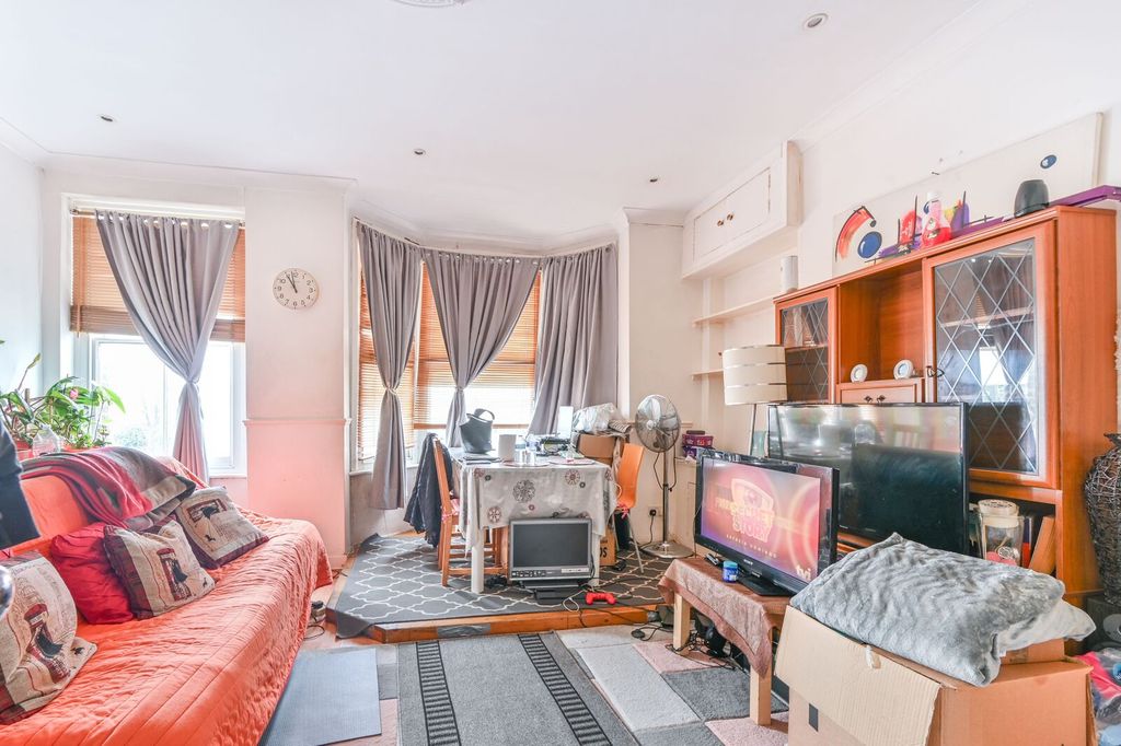 Property photo 1 of 5