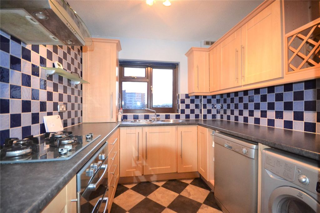 Property photo 3 of 7 Picture No. 06