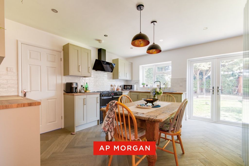 Property photo 3 of 22 Picture No. 15