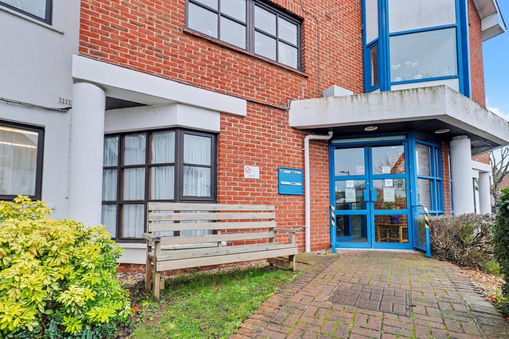 Property photo 3 of 12