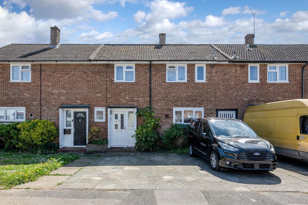 Property photo 1 of 16 Homefield Gardens