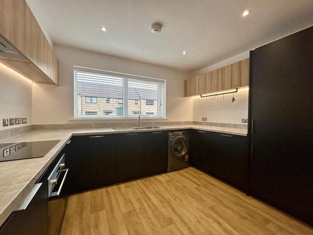 Property photo 2 of 11 2