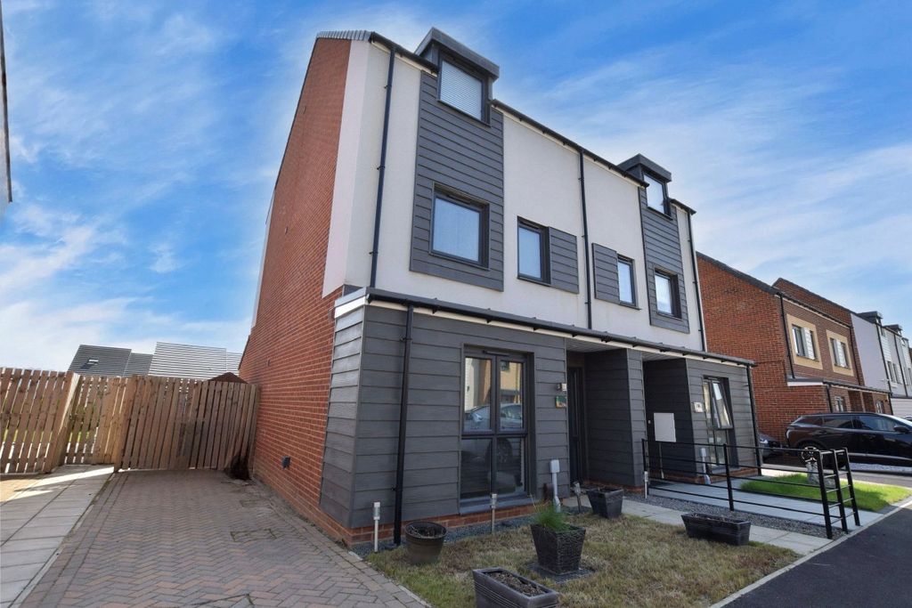 Property photo 1 of 12 External
