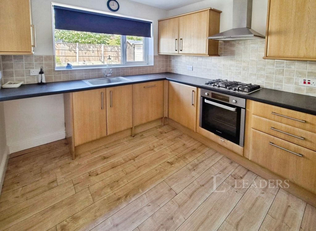 Property photo 3 of 14 Kitchen