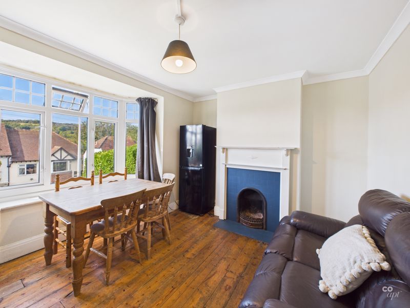 Property photo 1 of 11 Living Room