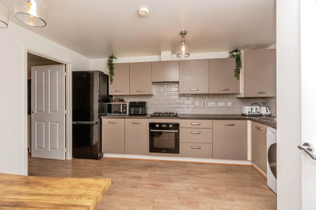 Property photo 3 of 14 Kitchen Diner