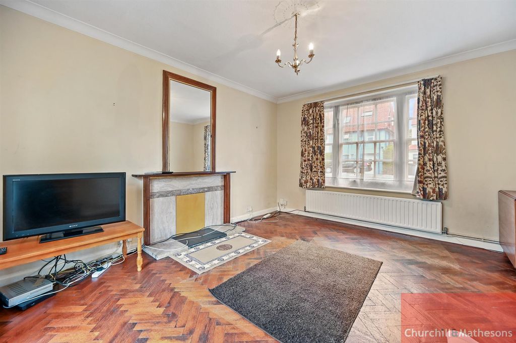 Property photo 2 of 9