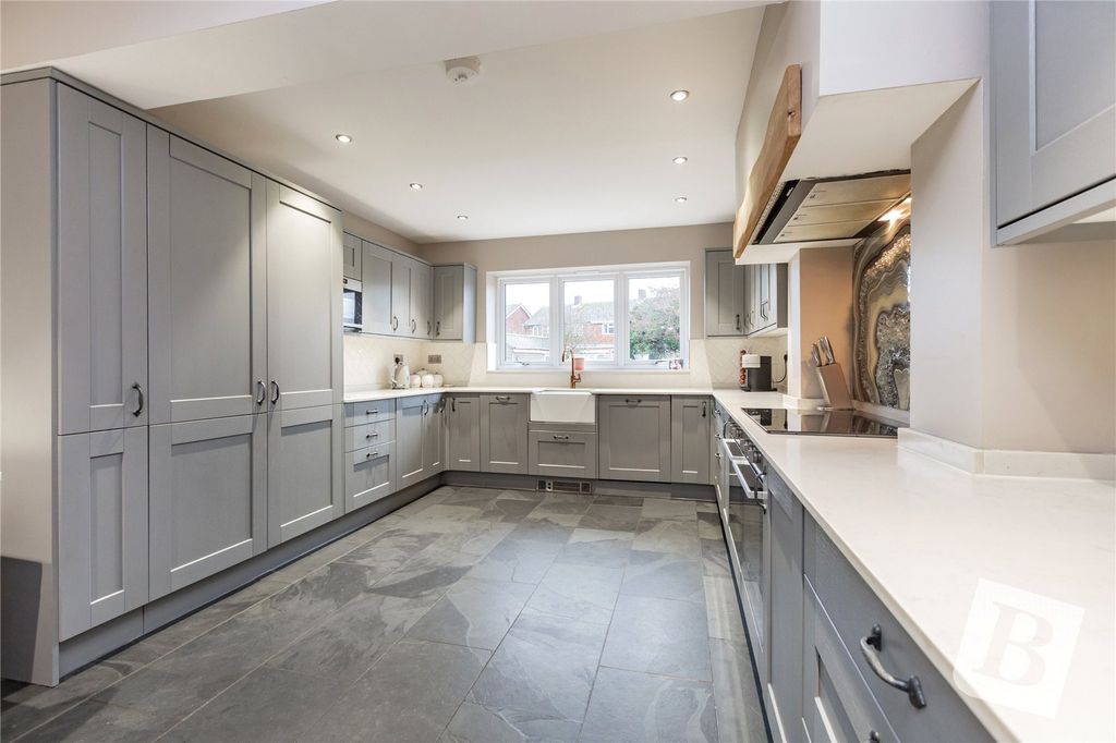 Property photo 2 of 31 Picture No. 52