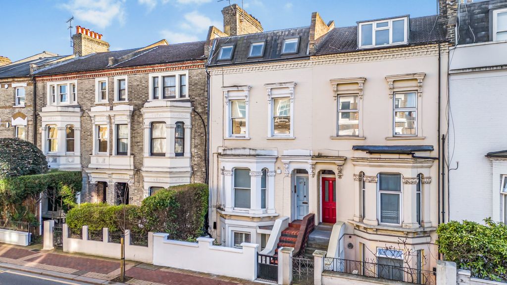 Property photo 2 of 14